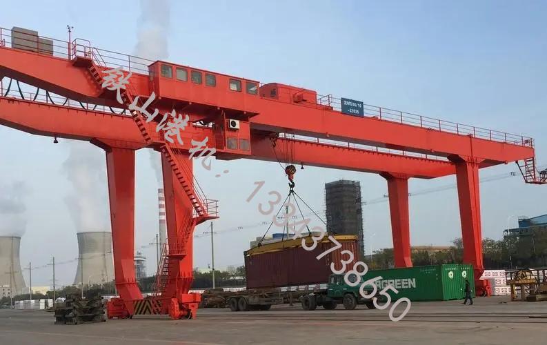 江蘇常州岸邊集裝箱起重機廠家起重機進行檢查都是哪些內(nèi)容呢？