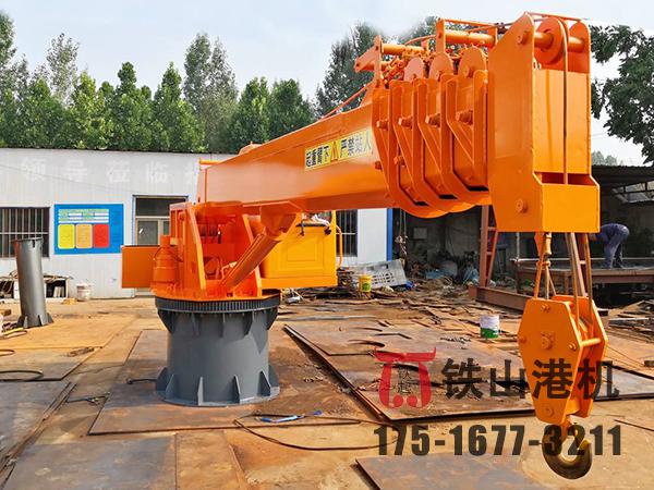 江西新余甲板起重機(jī)廠家船用起重機(jī)如何進(jìn)行裝卸貨物？
